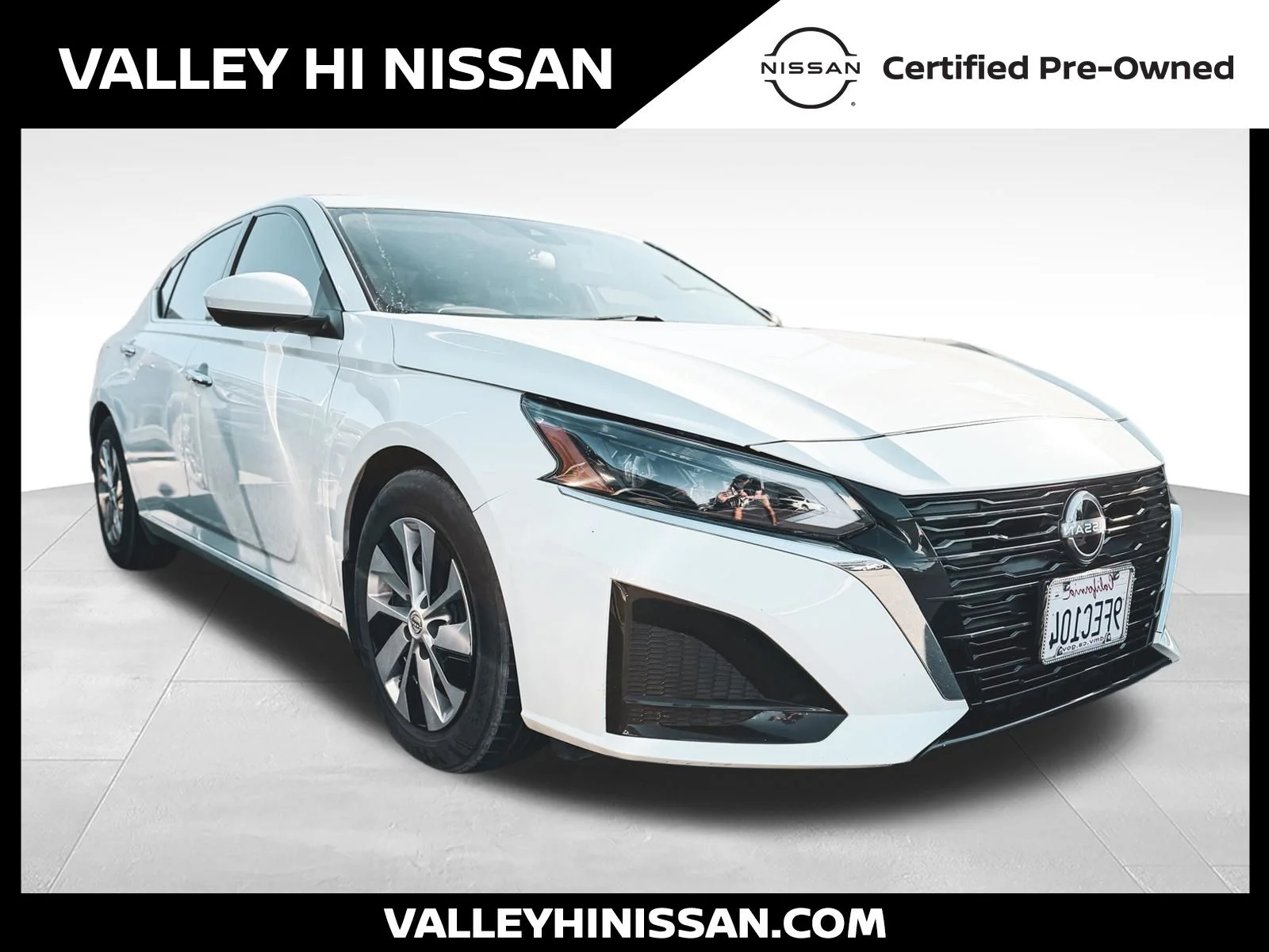 Certified Used 2023 White Nissan 2.5 S image 1
