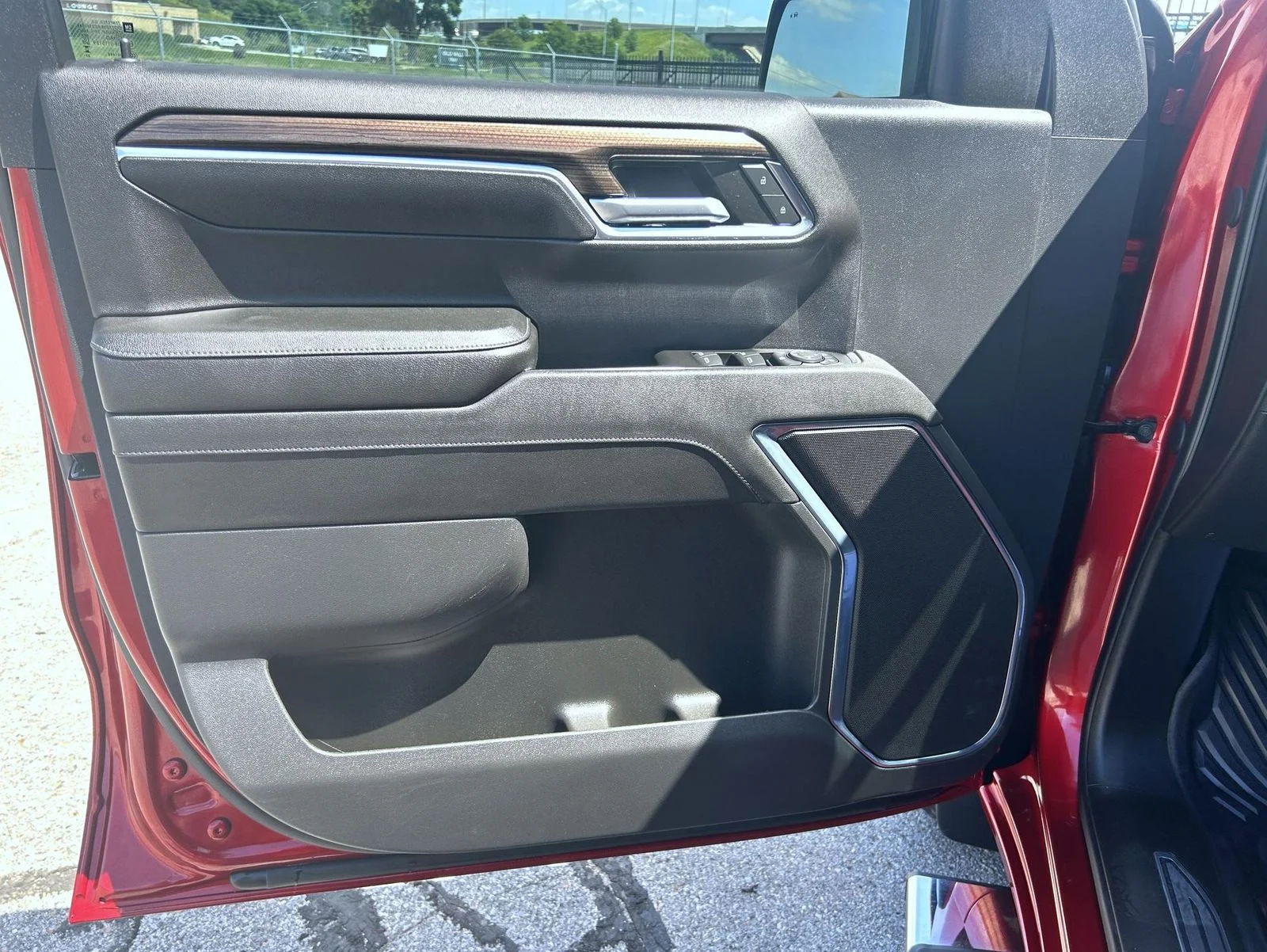 2024 Chevrolet Silverado 1500 LT - Photo 9