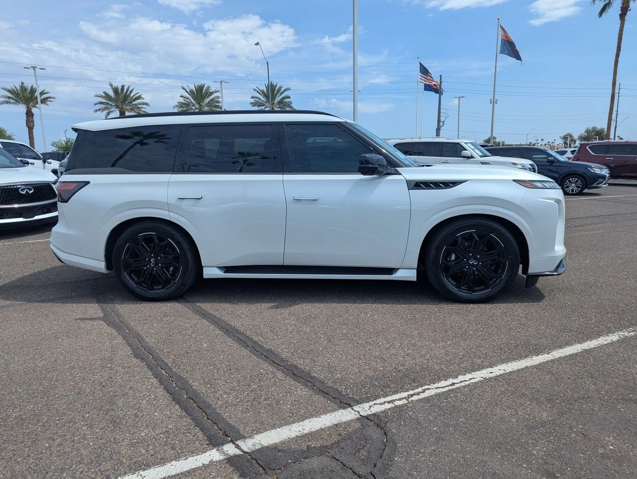 New 2027 RADIANT WHITE INFINITI Sport 4WD image 6