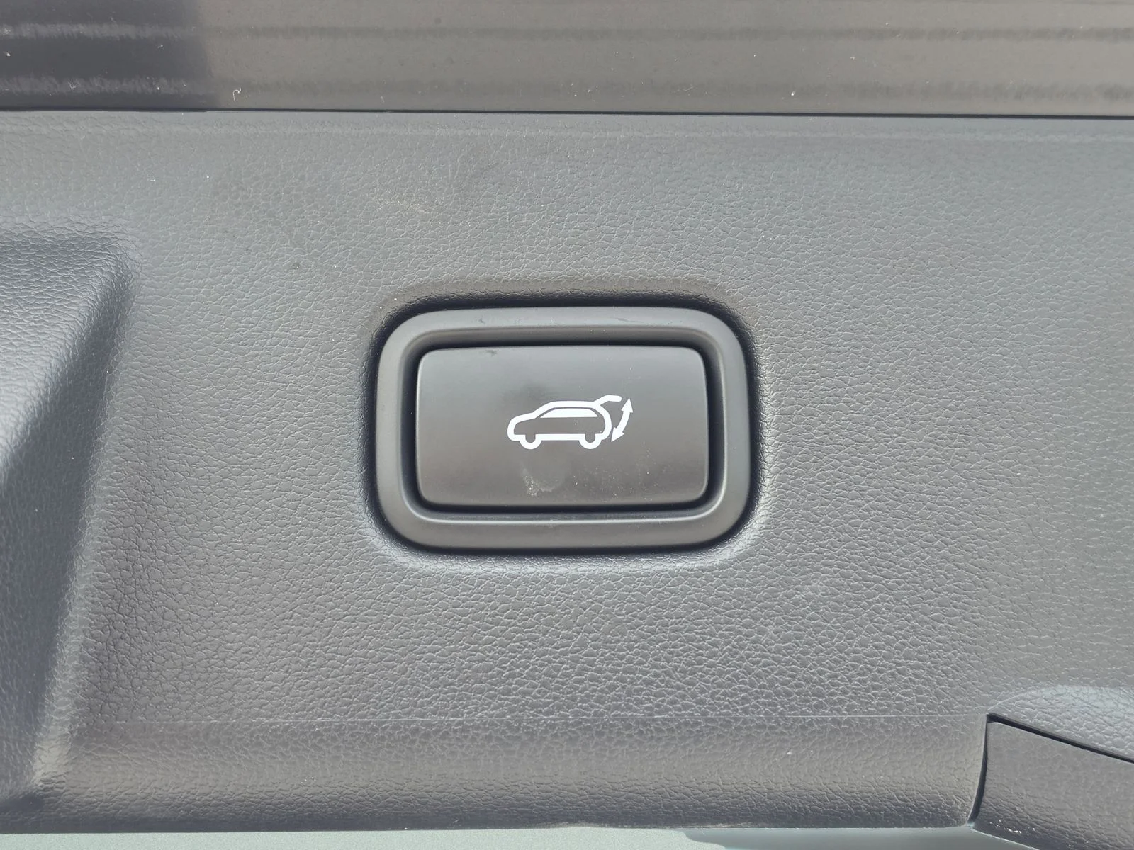 Used 2024 Black Hyundai SEL image 16