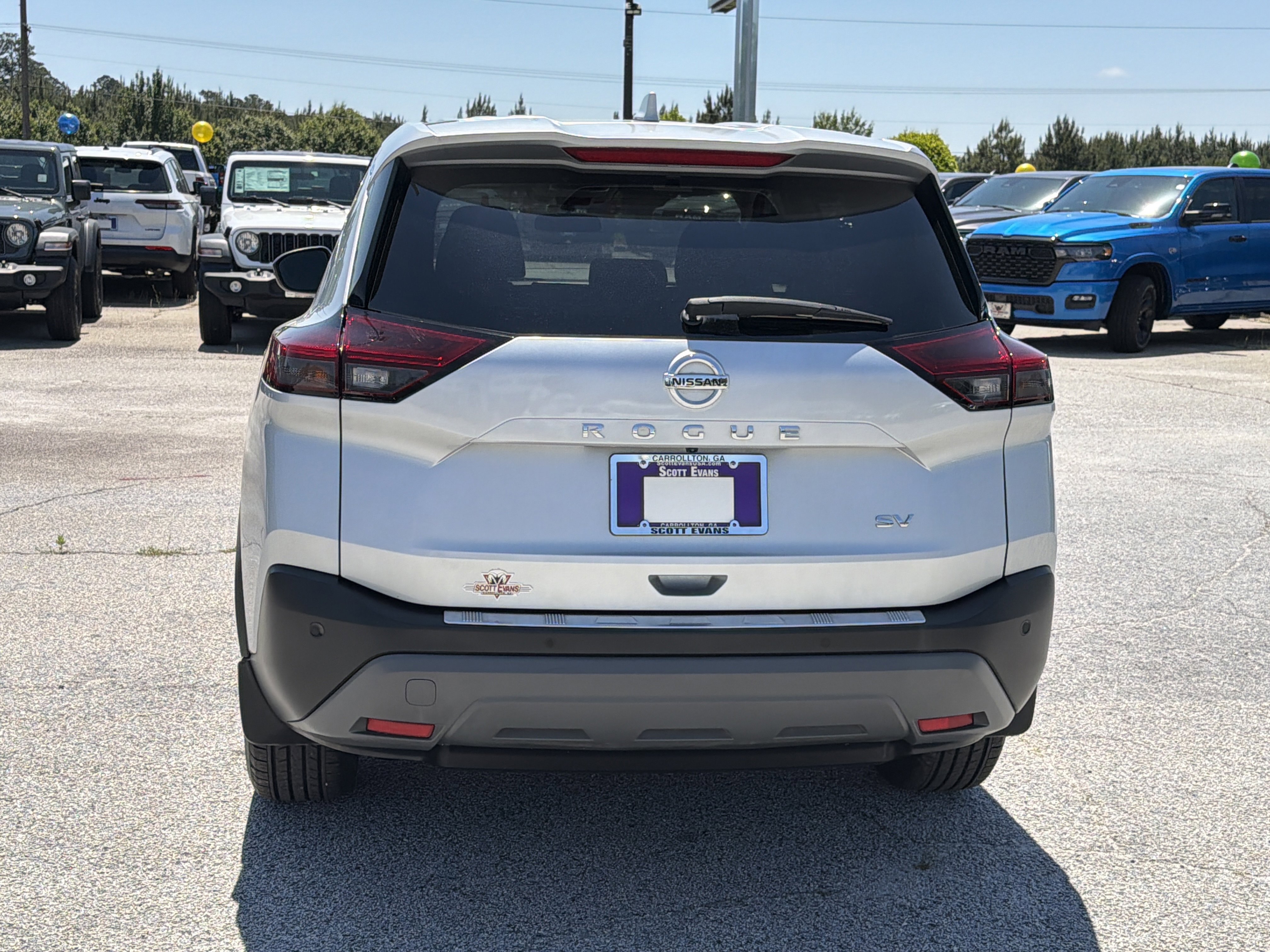 Used 2021 Brilliant Silver Metallic Nissan SV image 10