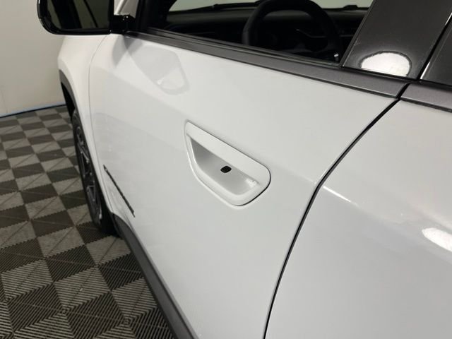 Used 2026 White Jeep Limited image 13