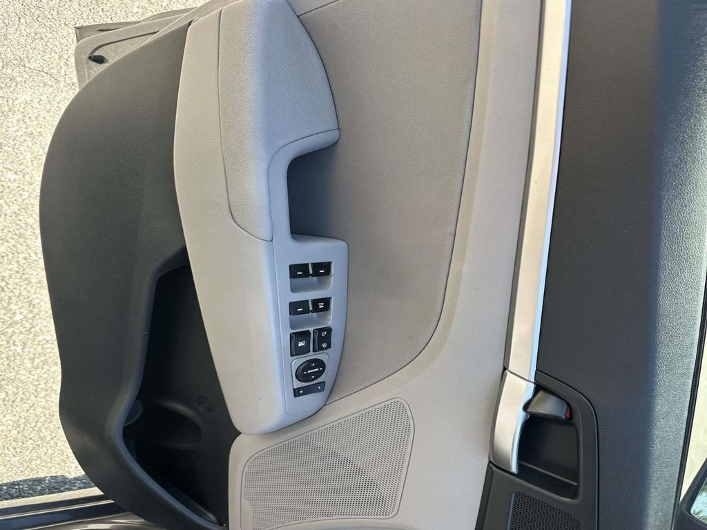 Used 2019 Gray Hyundai SEL image 19