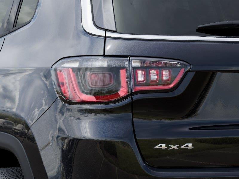 New 2026 Diamond Black Crystal Pearlcoat Jeep COMPASS LIMITED 4X4 image 9