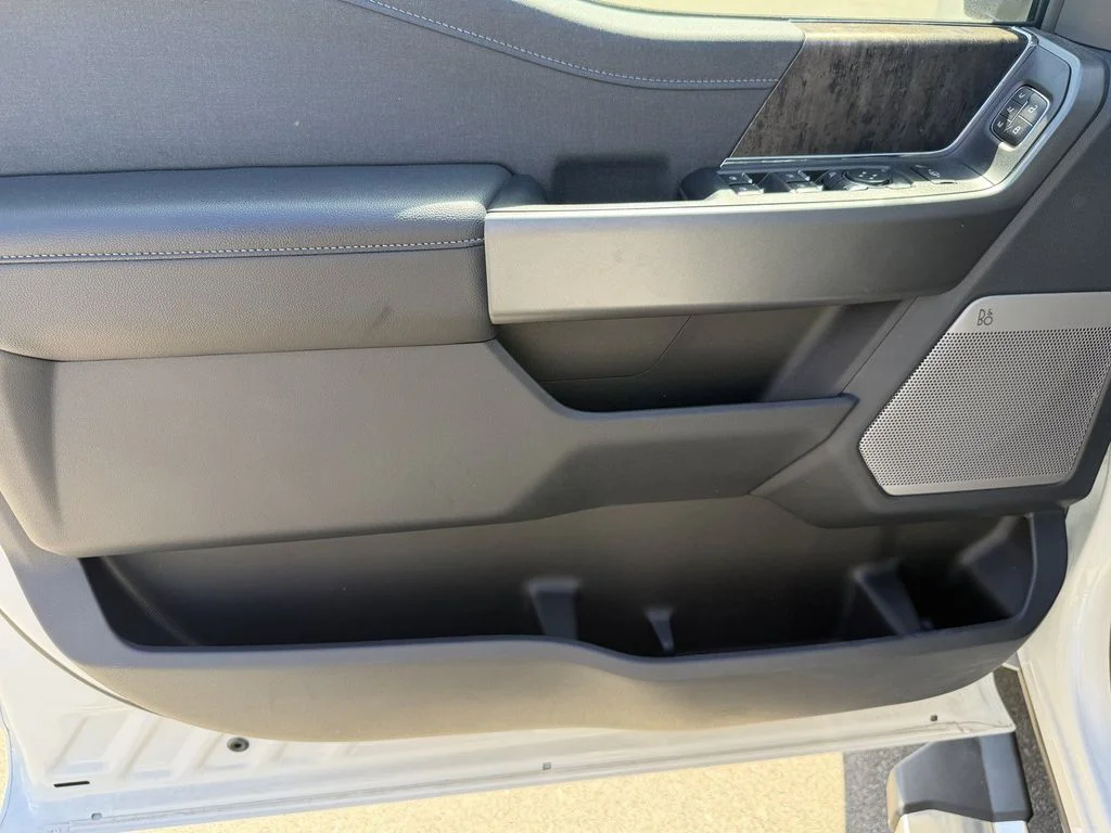 New 2026 Star White Metallic Tri-Coat Ford F-250® Lariat® image 24