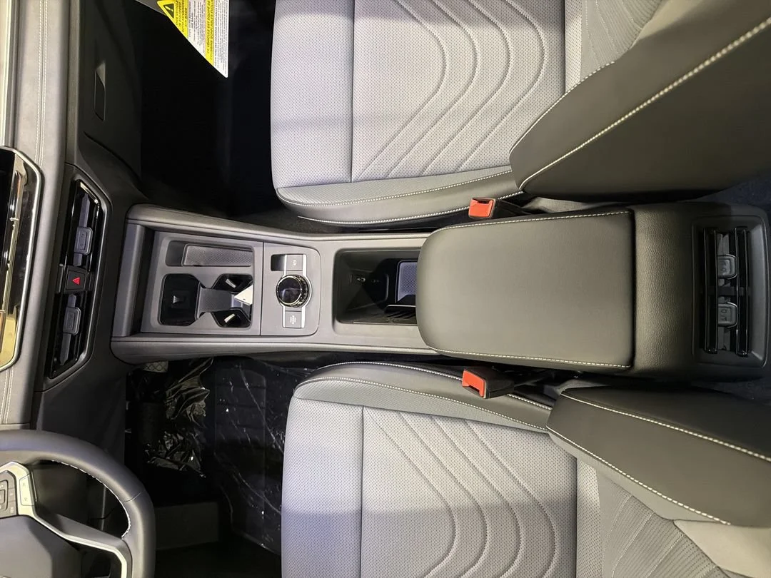 New 2026 Pure White Volkswagen SE image 23