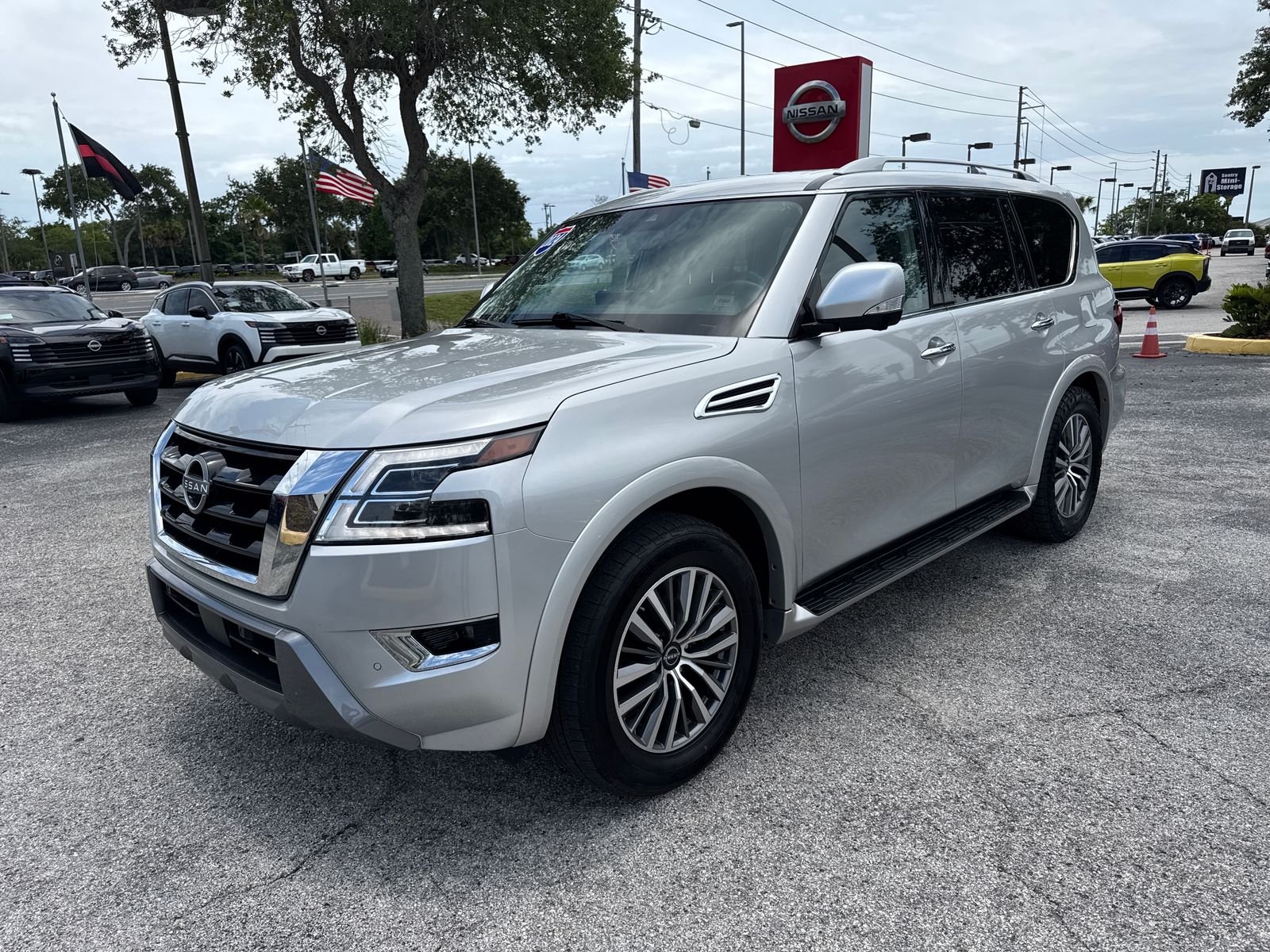 Used 2024 Silver Nissan SL image 2
