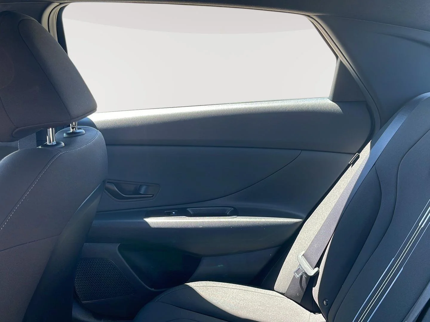 Used 2025 Intense Blue Hyundai SEL Sport image 16