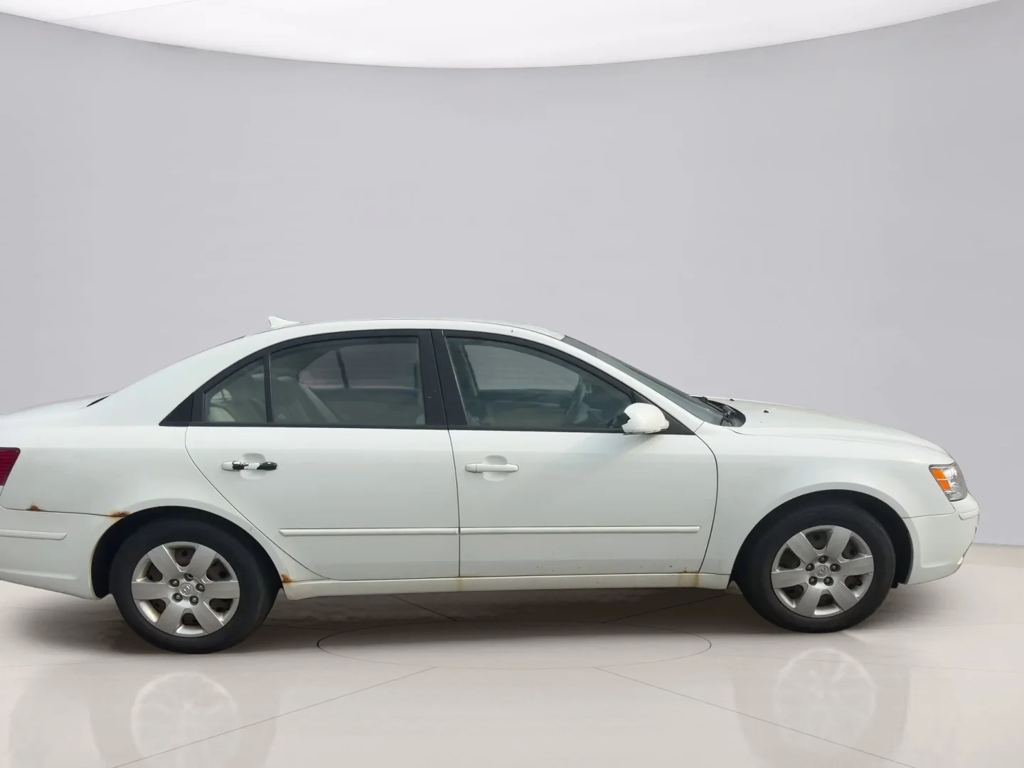 Used 2010 White Hyundai GLS image 6