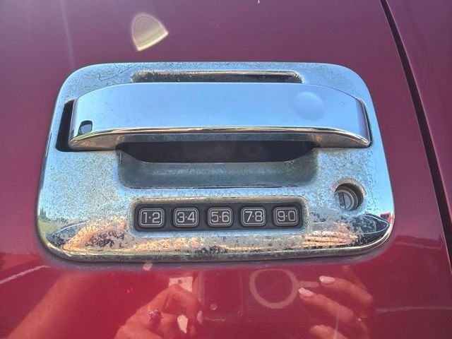Used 2010  Ford  image 4