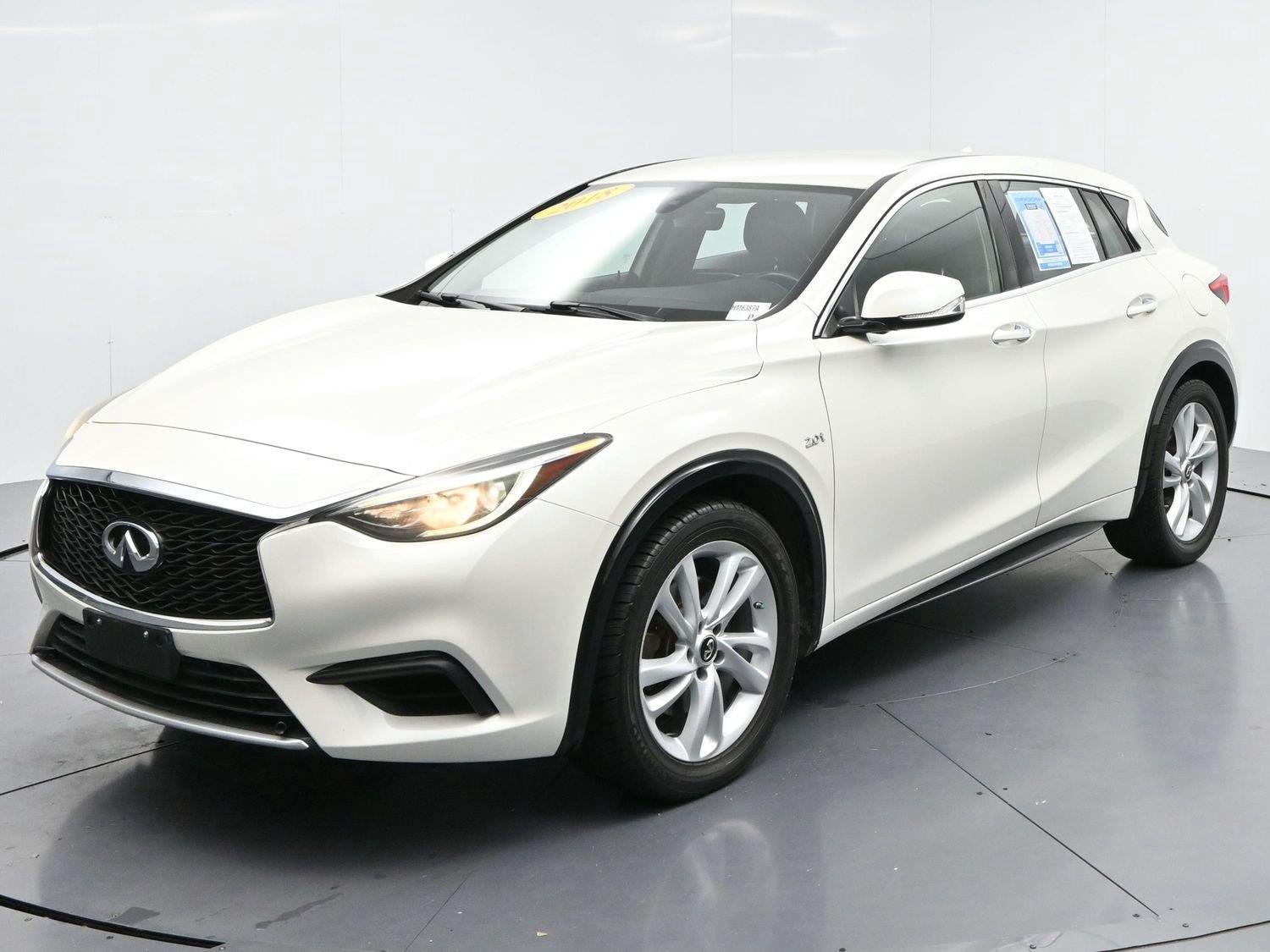 Used 2018 Majestic White INFINITI Base image 3