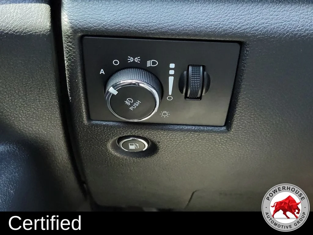 Used 2018 Gray Jeep Laredo E image 27