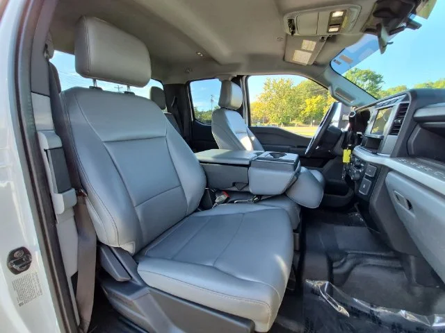 Used 2023 White Ford XL image 34