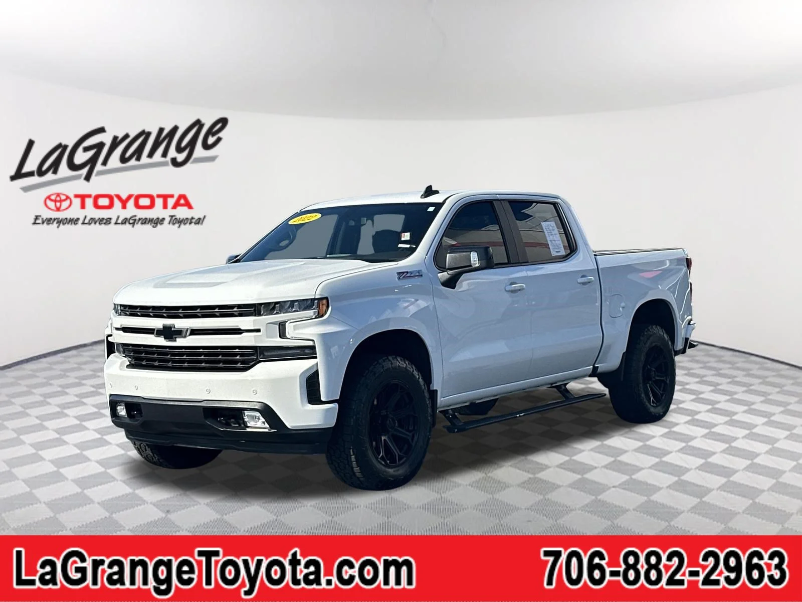 Used 2022 Summit White Chevrolet RST image 1