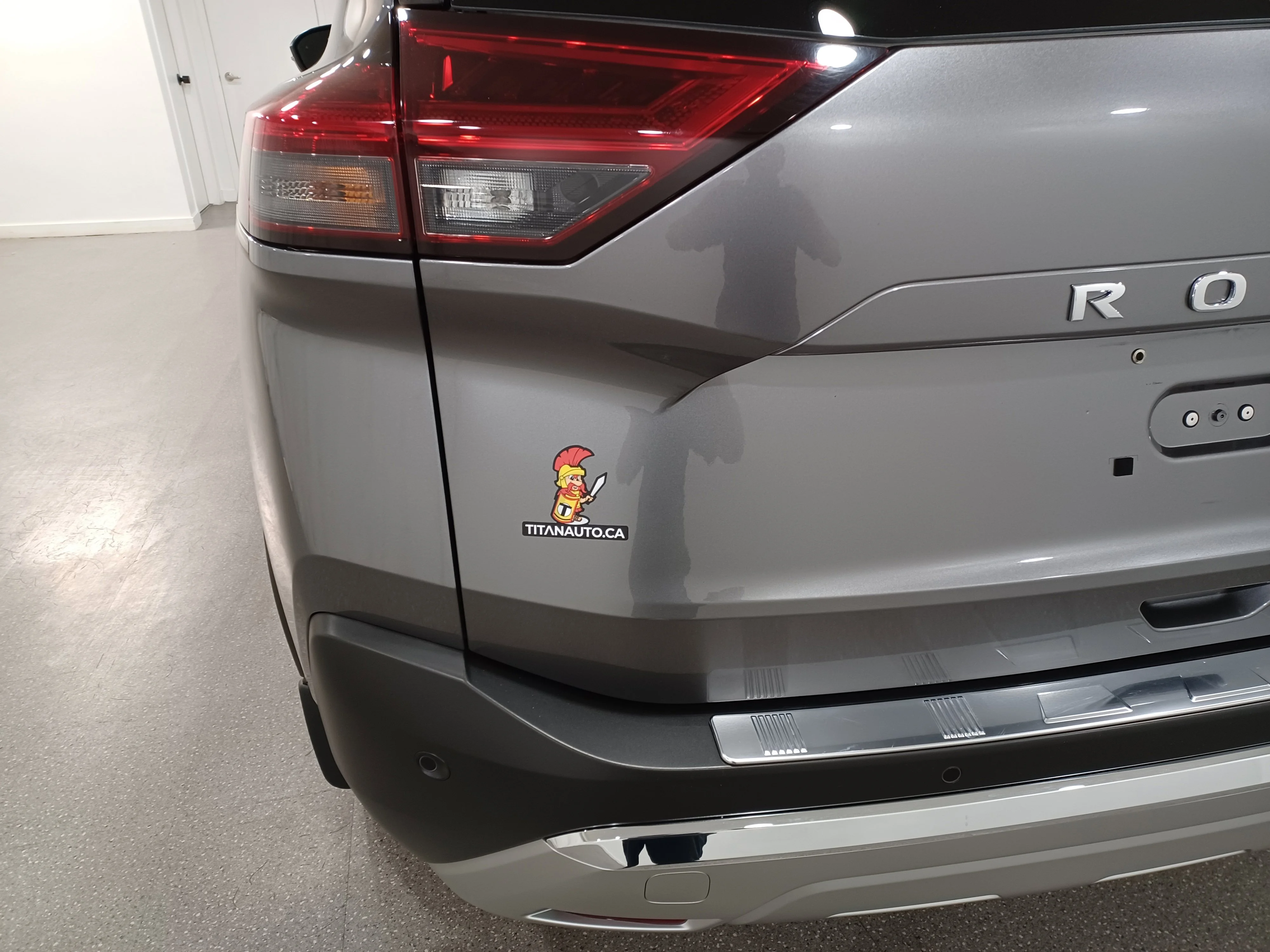Certified Used 2023 Gun Metallic Nissan Platinum *Adaptive Cruise | Remote Start | Nav | 360 Cam | Htd Lthr & Wheel | Pano Roof | BOSE Audio image 23
