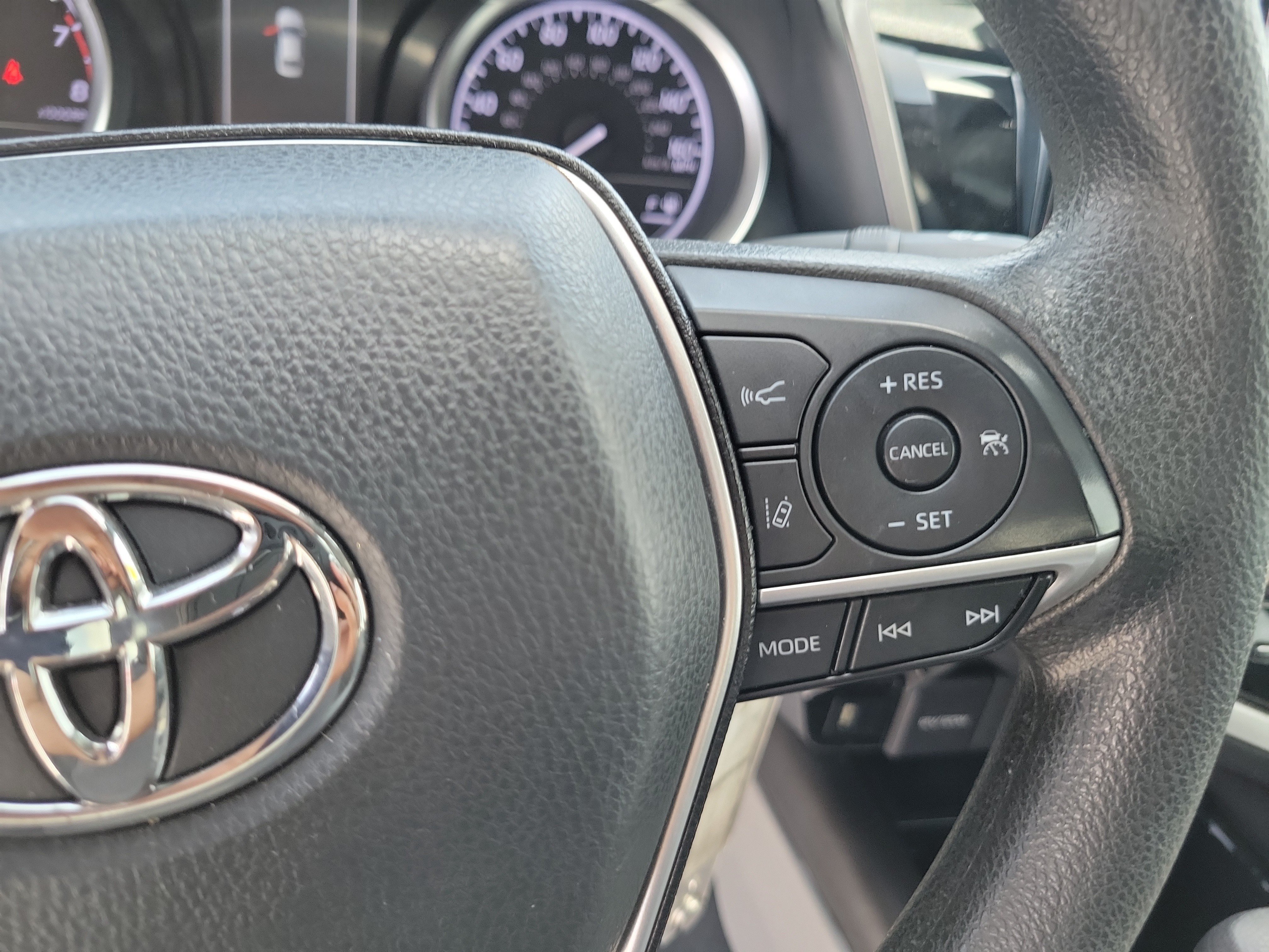 Certified Used 2023 Ice Toyota LE image 25