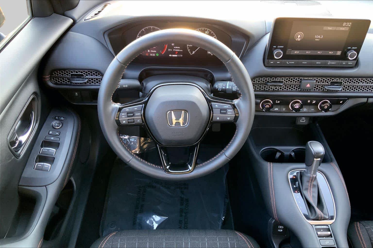 Used 2024 Pearl Honda Sport image 6