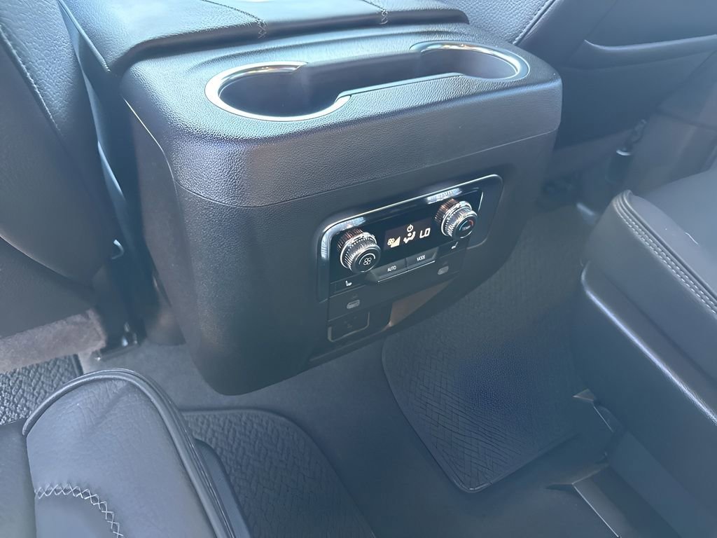 2024 GMC Yukon Denali - Photo 23