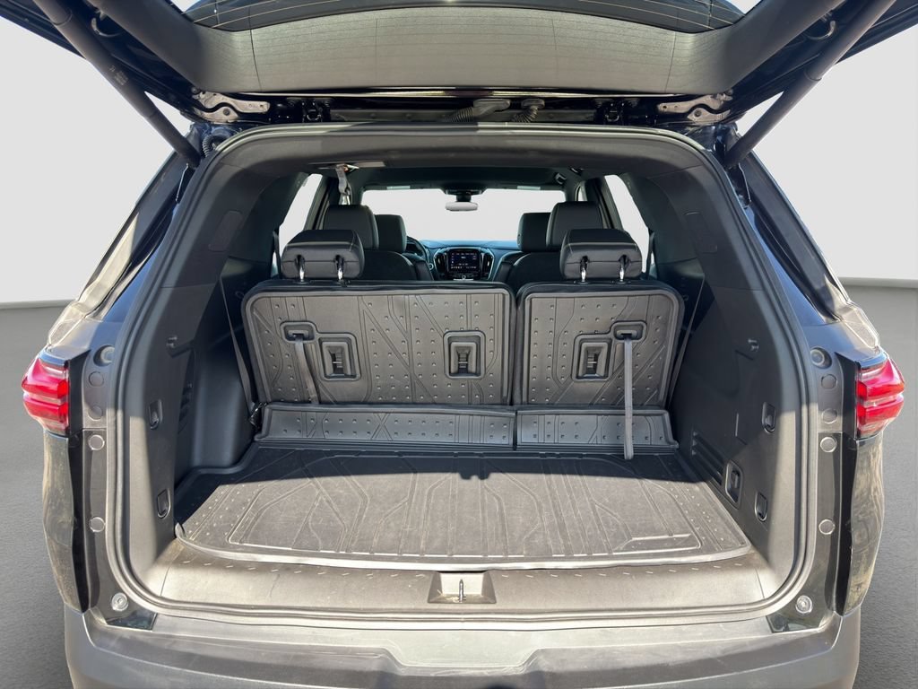 Used 2024 Mosaic Black Metallic Chevrolet LT Leather image 19