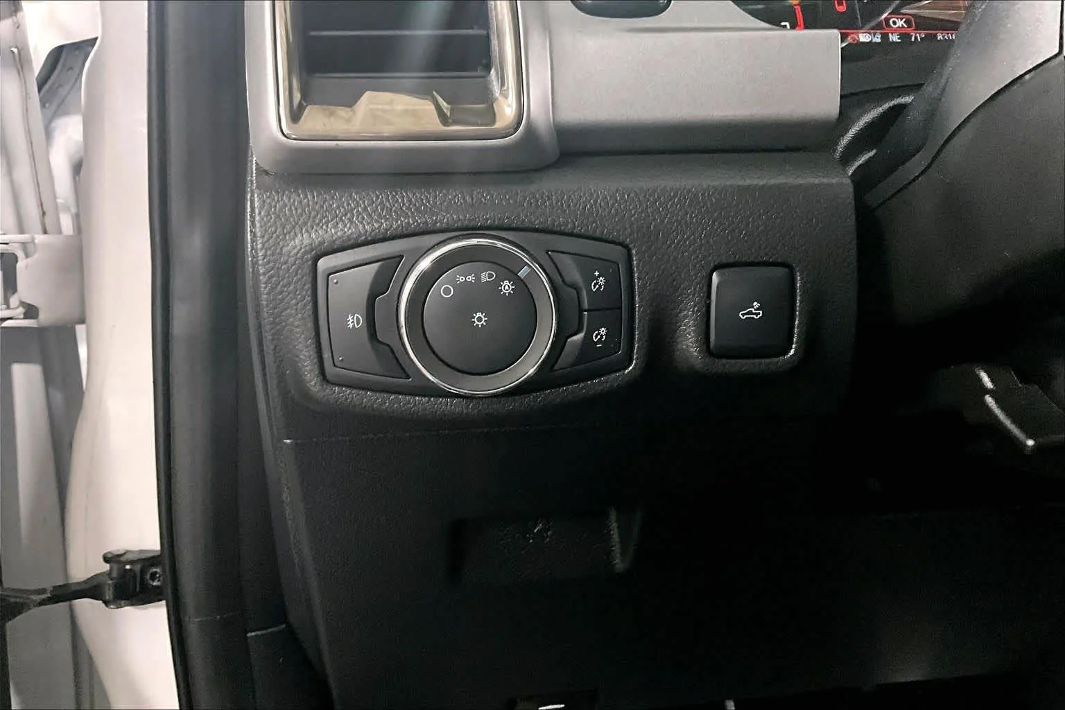 Certified Used 2021 Oxford White Ford XLT image 35