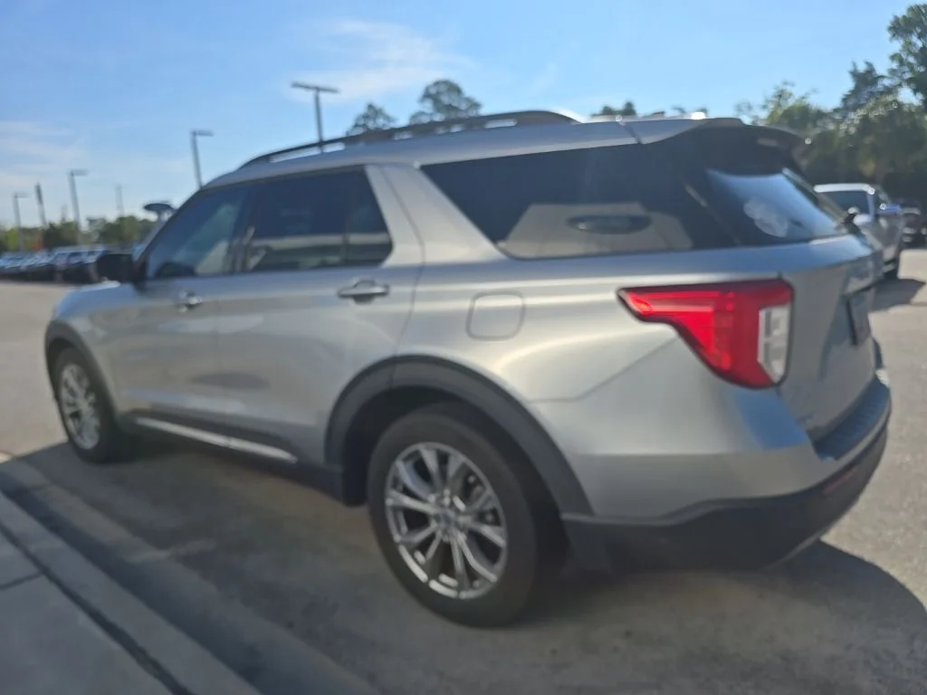 Used 2023 Silver Metallic Ford XLT image 5