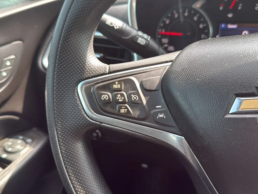 Used 2022 White Chevrolet LT image 16