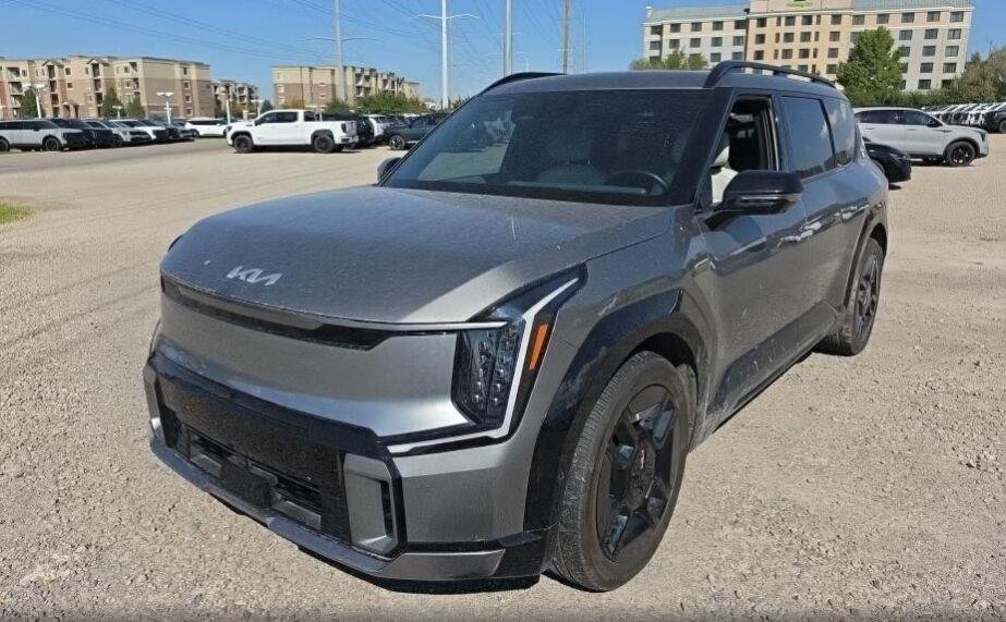 Used 2024 Pebble Gray Kia GT-Line image 1