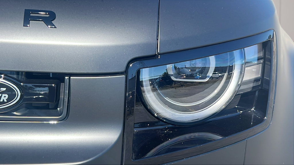 New 2026 Santorini Black LAND ROVER X-Dynamic SE image 11