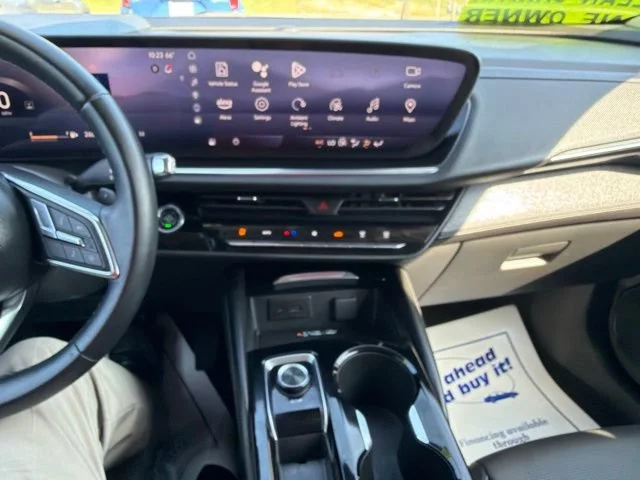 Used 2024 White Frost Tricoat Buick Preferred image 36
