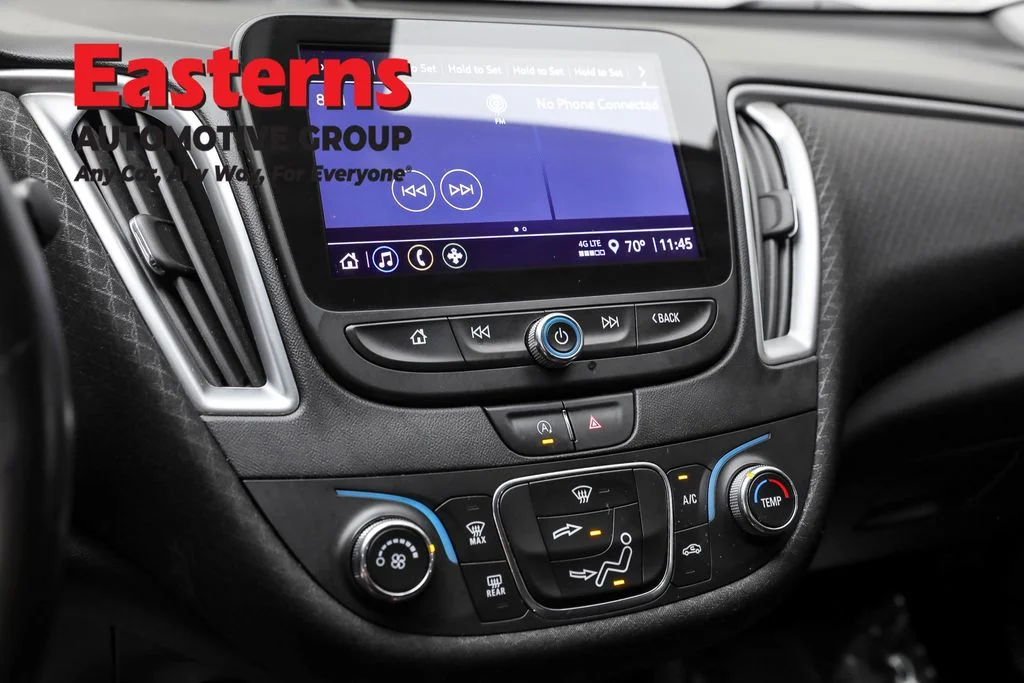 Used 2022 White Chevrolet RS image 21