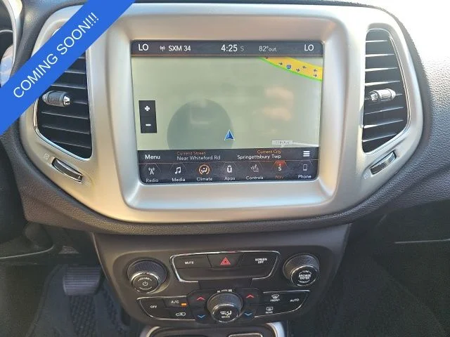 Used 2017 White Jeep Latitude image 15