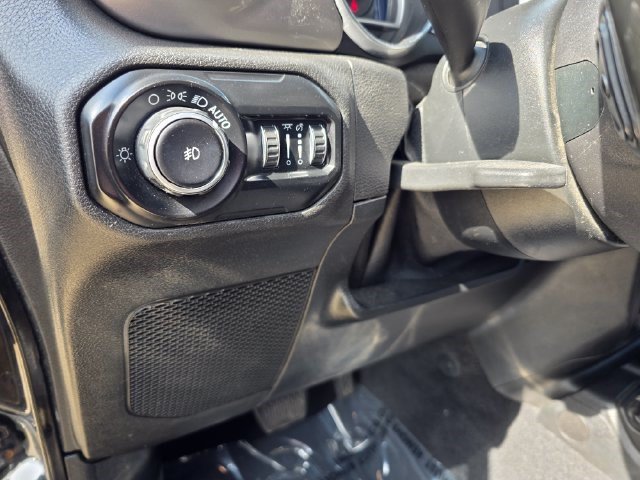 Used 2020 Black Clearcoat Jeep Sahara image 21