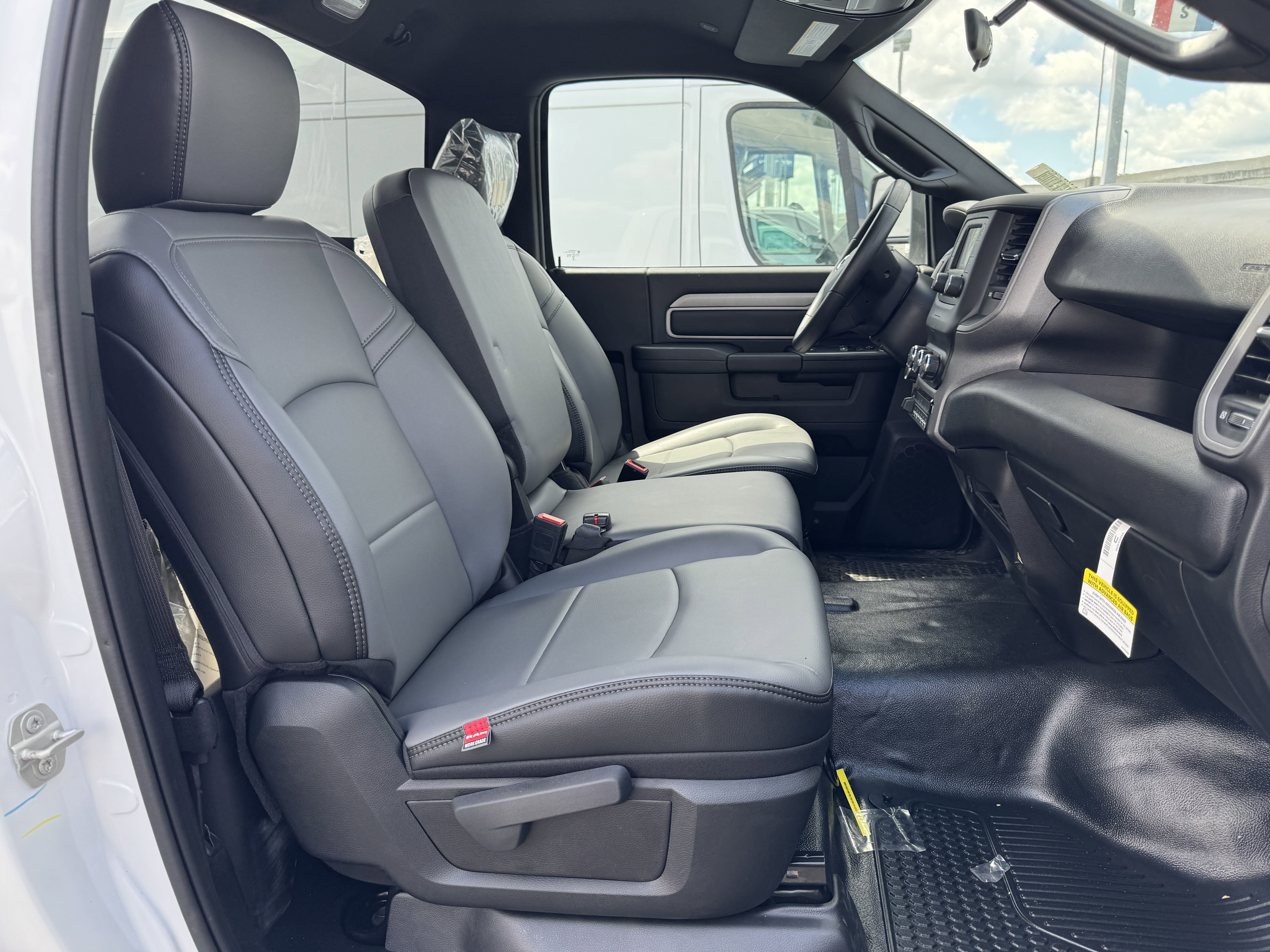 2024 RAM 2500 Tradesman - Photo 14