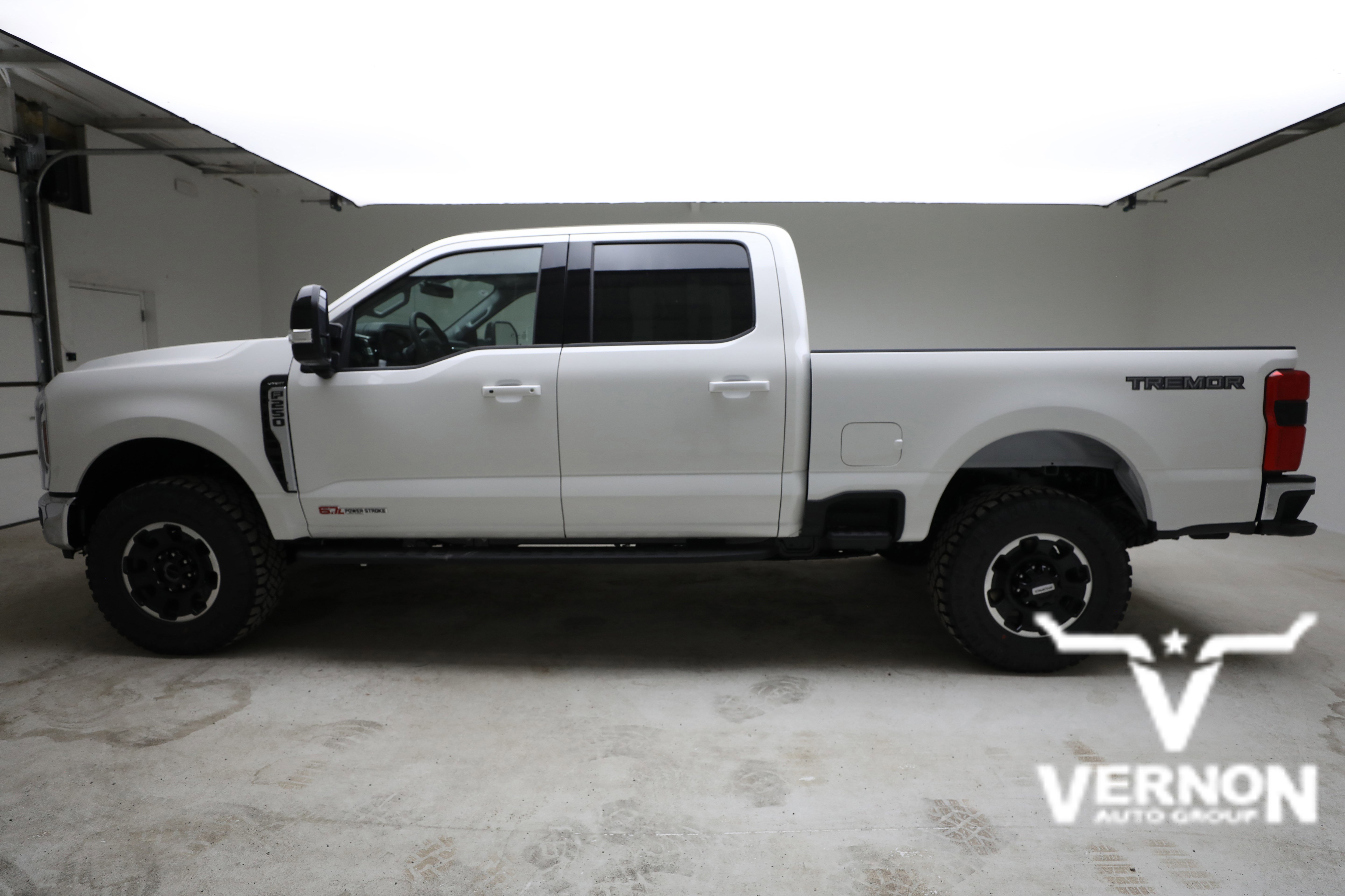 New 2026 Star White Metallic Tri-Coat Ford  image 2