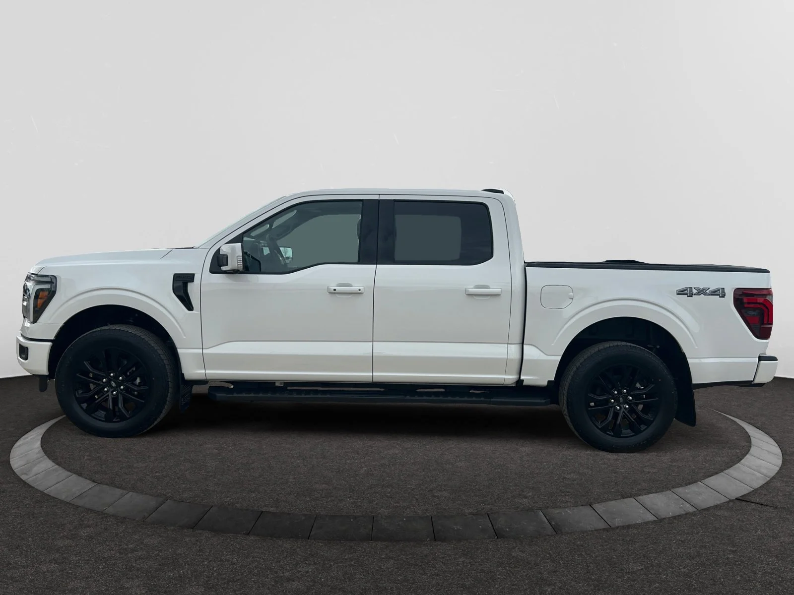 New 2026 Star White Metallic Tri-Coat Ford Lariat image 2