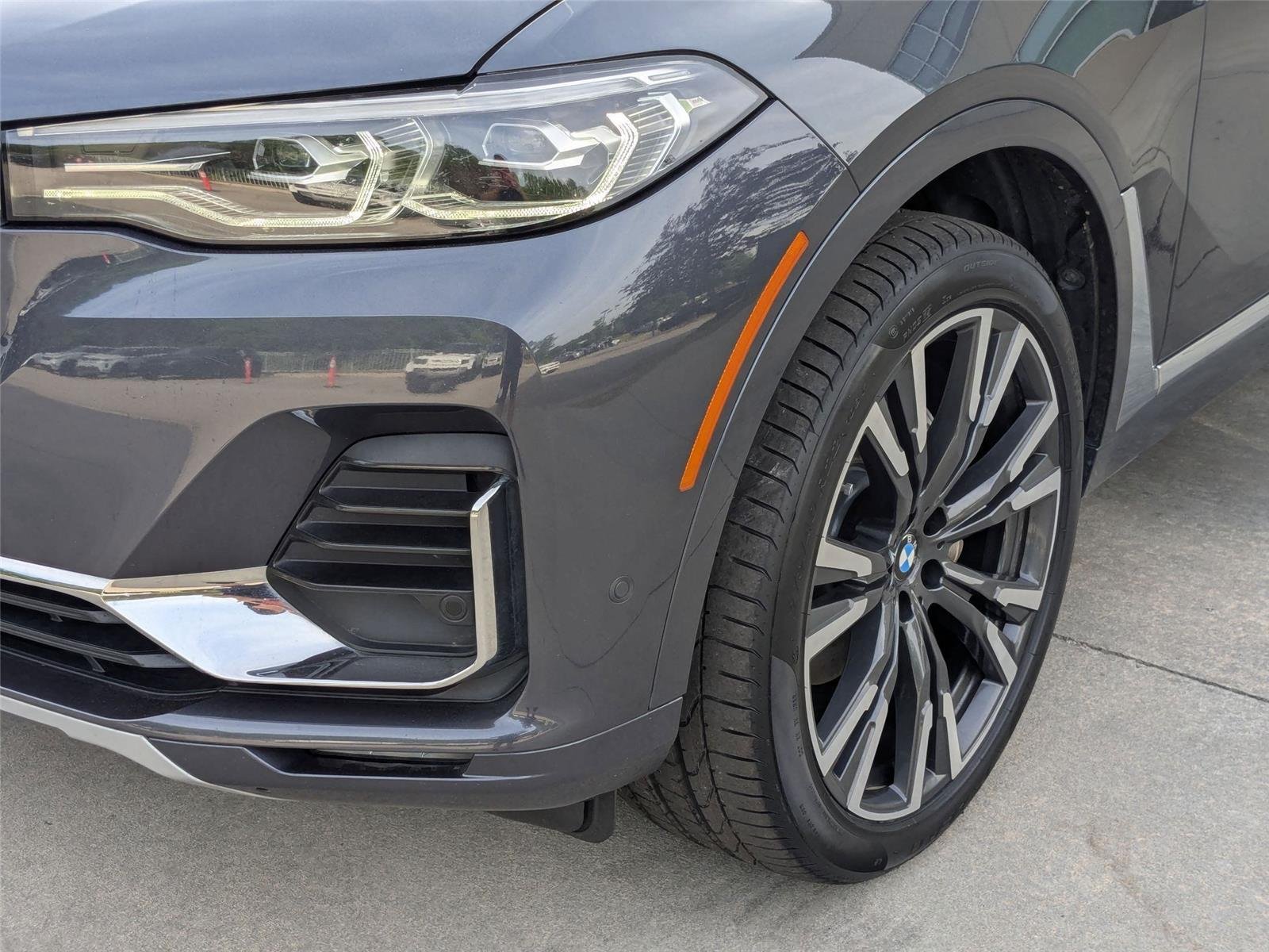 Used 2022 Arctic Grey Metallic BMW xDrive40i image 9