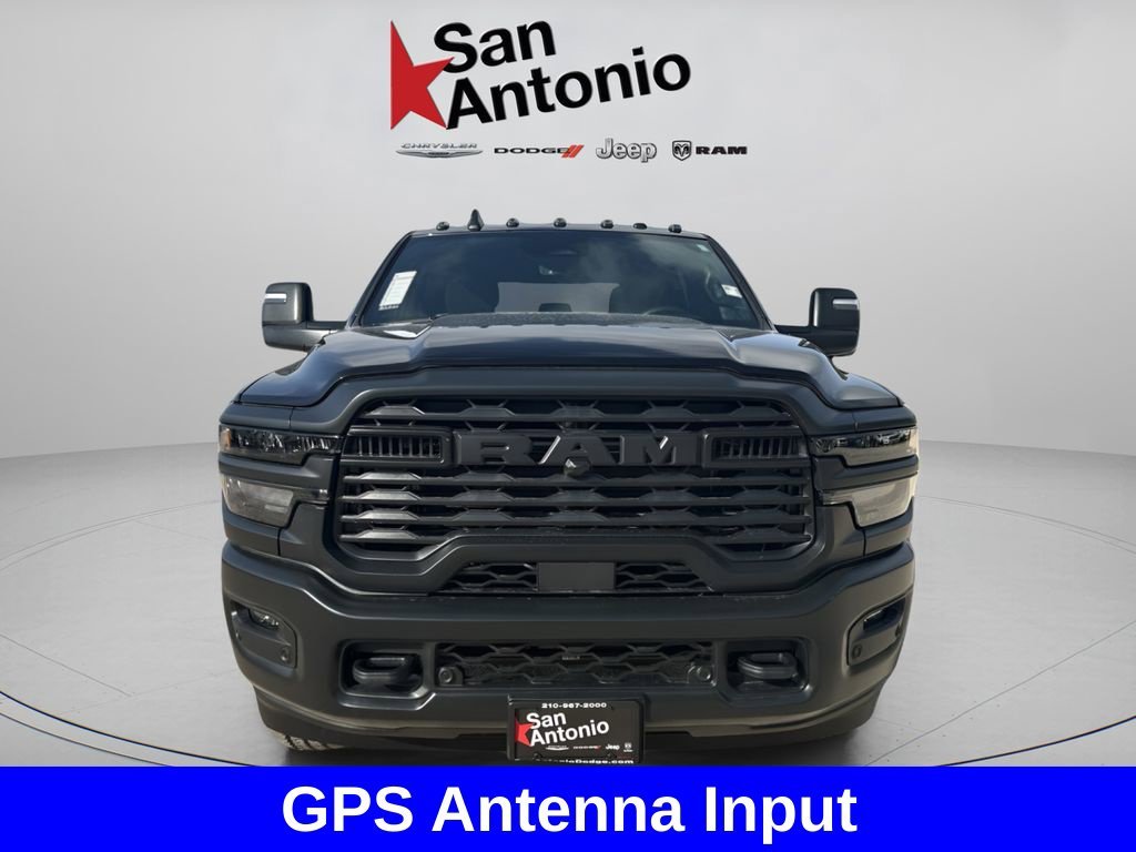 New 2026 Diamond Black Crystal Pearl-Coat Exterior Paint RAM Tradesman image 5