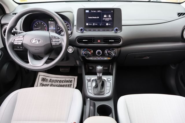Used 2023 White Hyundai SEL image 12