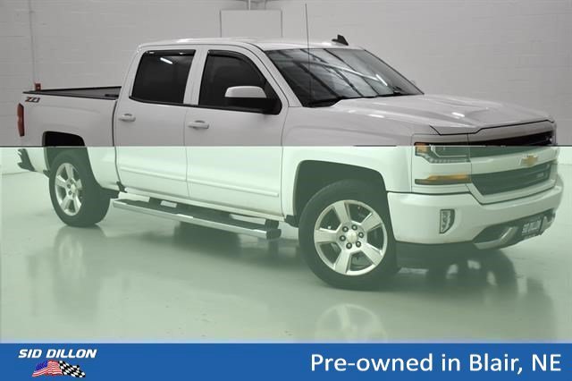 Used 2018 Summit White Chevrolet LT image 11