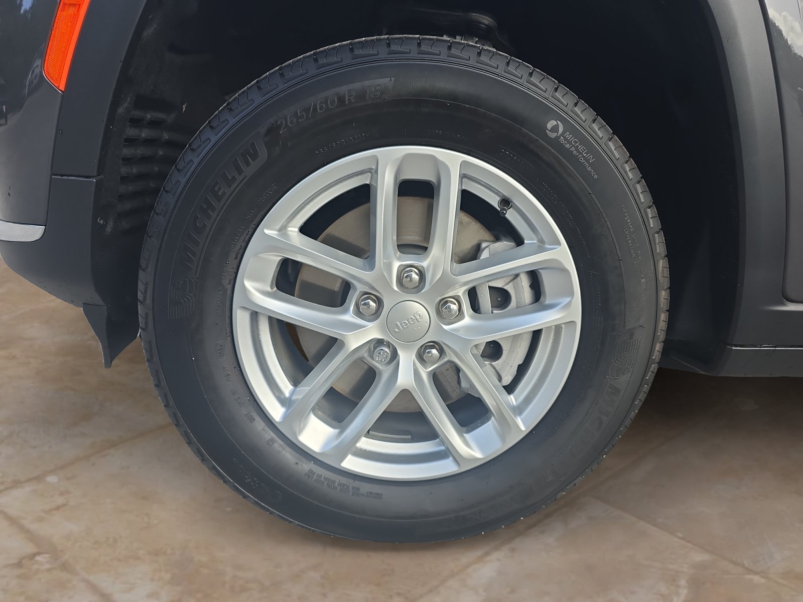 New 2026 Baltic Gray Metallic Clearcoat Jeep Laredo X image 30