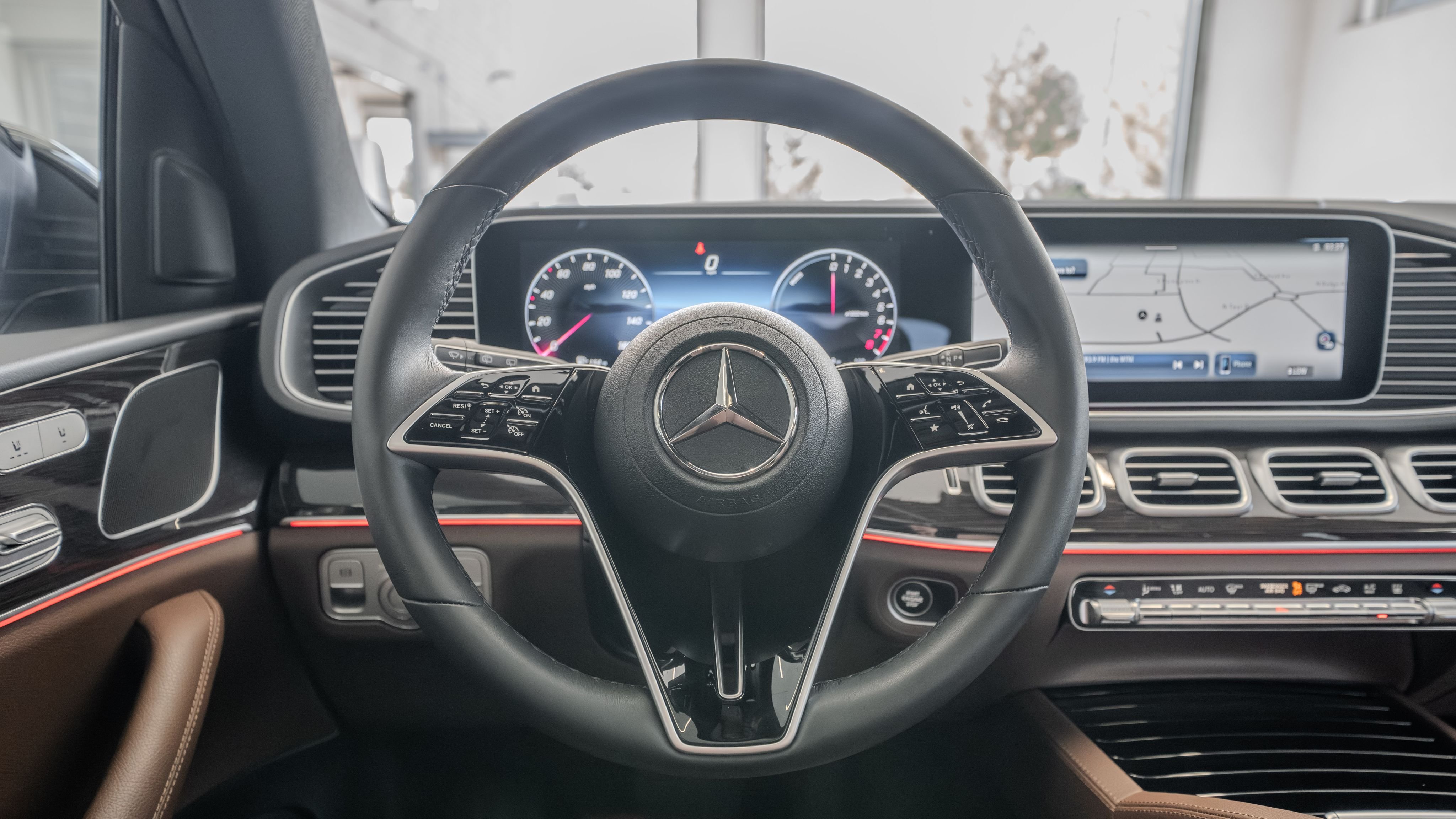 Certified Used 2025 Polar White Mercedes-Benz GLE 450e image 9