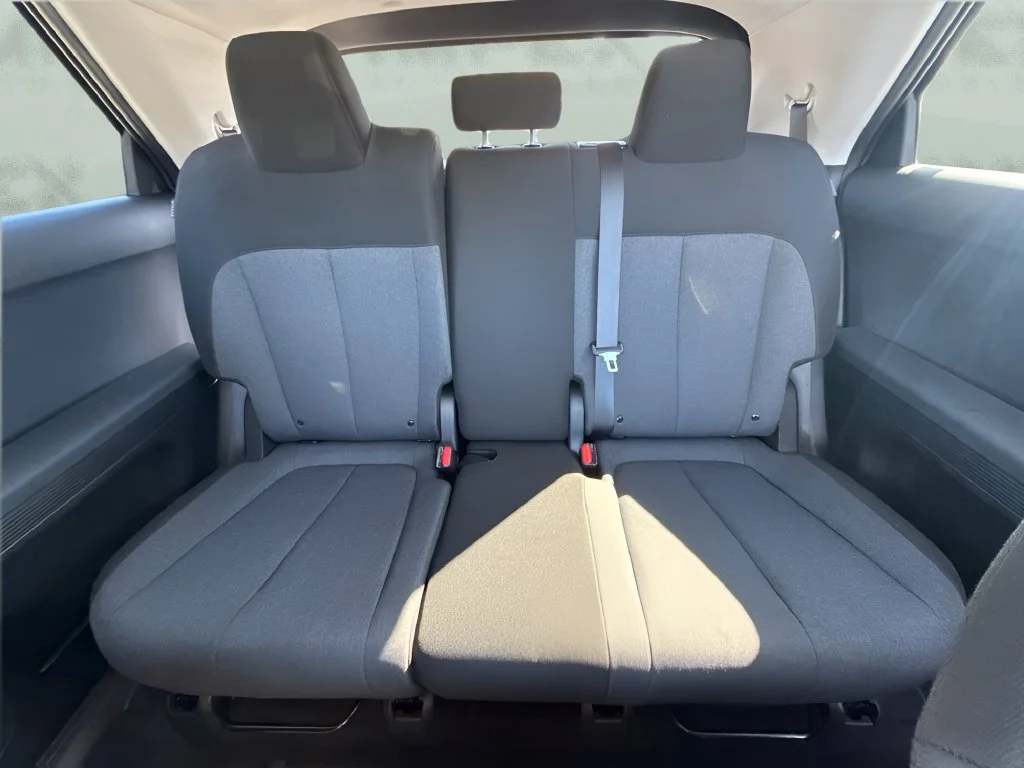 Used 2024 Green Hyundai SE image 10