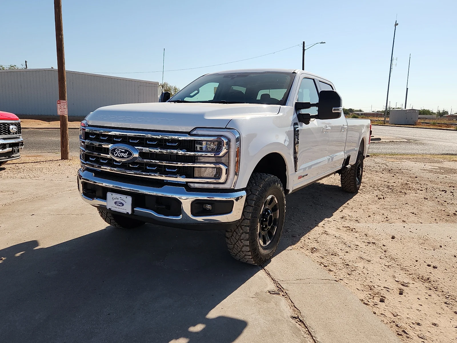 New 2027 Oxford White Ford Lariat image 3