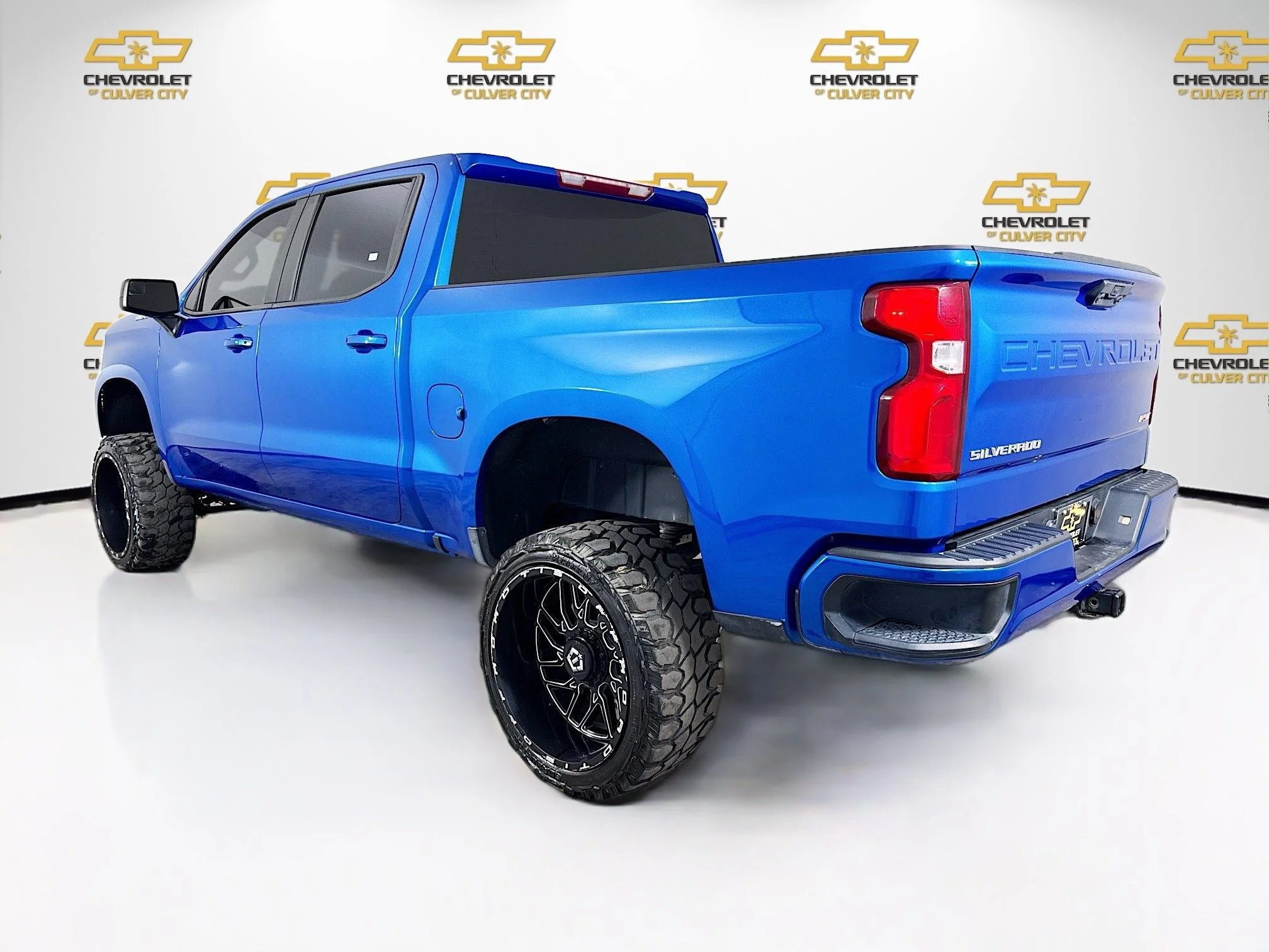 Used 2023 Glacier Blue Metallic Chevrolet RST image 6