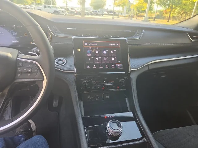 Used 2025 Red Jeep Altitude X image 20