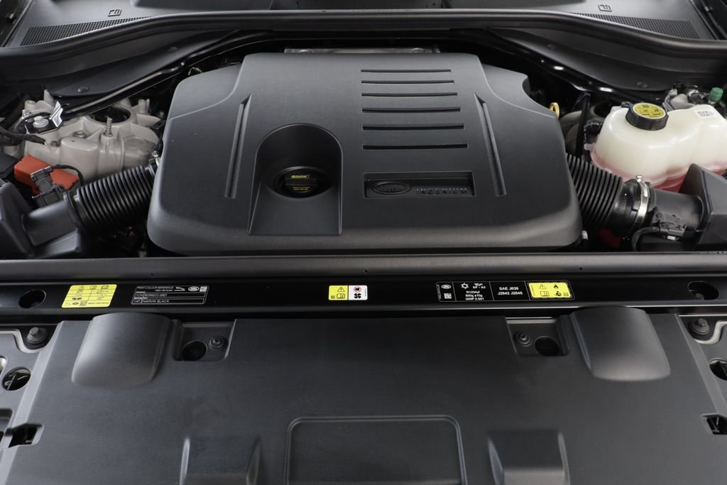 New 2026 Borasco Grey LAND ROVER SE image 24