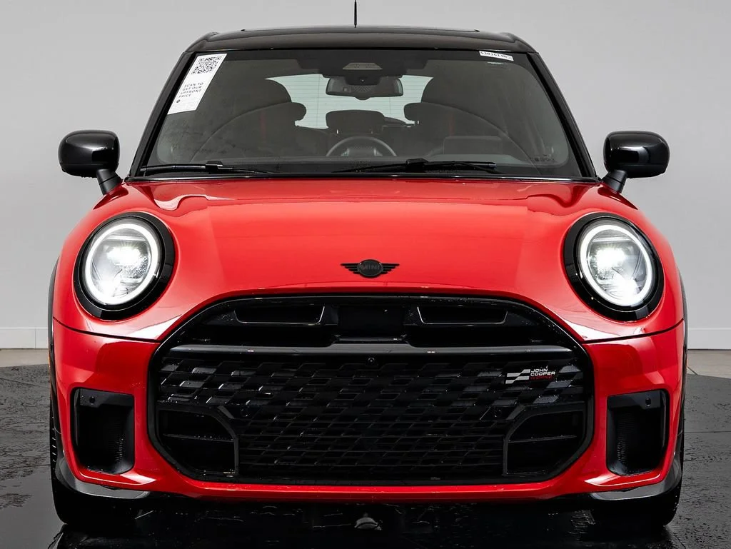 New 2026 Chili Red MINI Iconic image 2