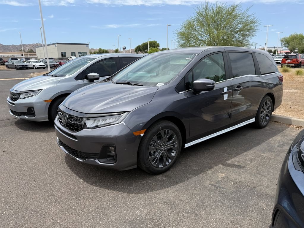 2026 Honda Odyssey Touring's photo