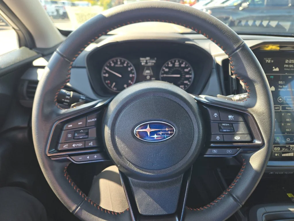 Used 2025 Crystal White Pearl Subaru Limited image 13