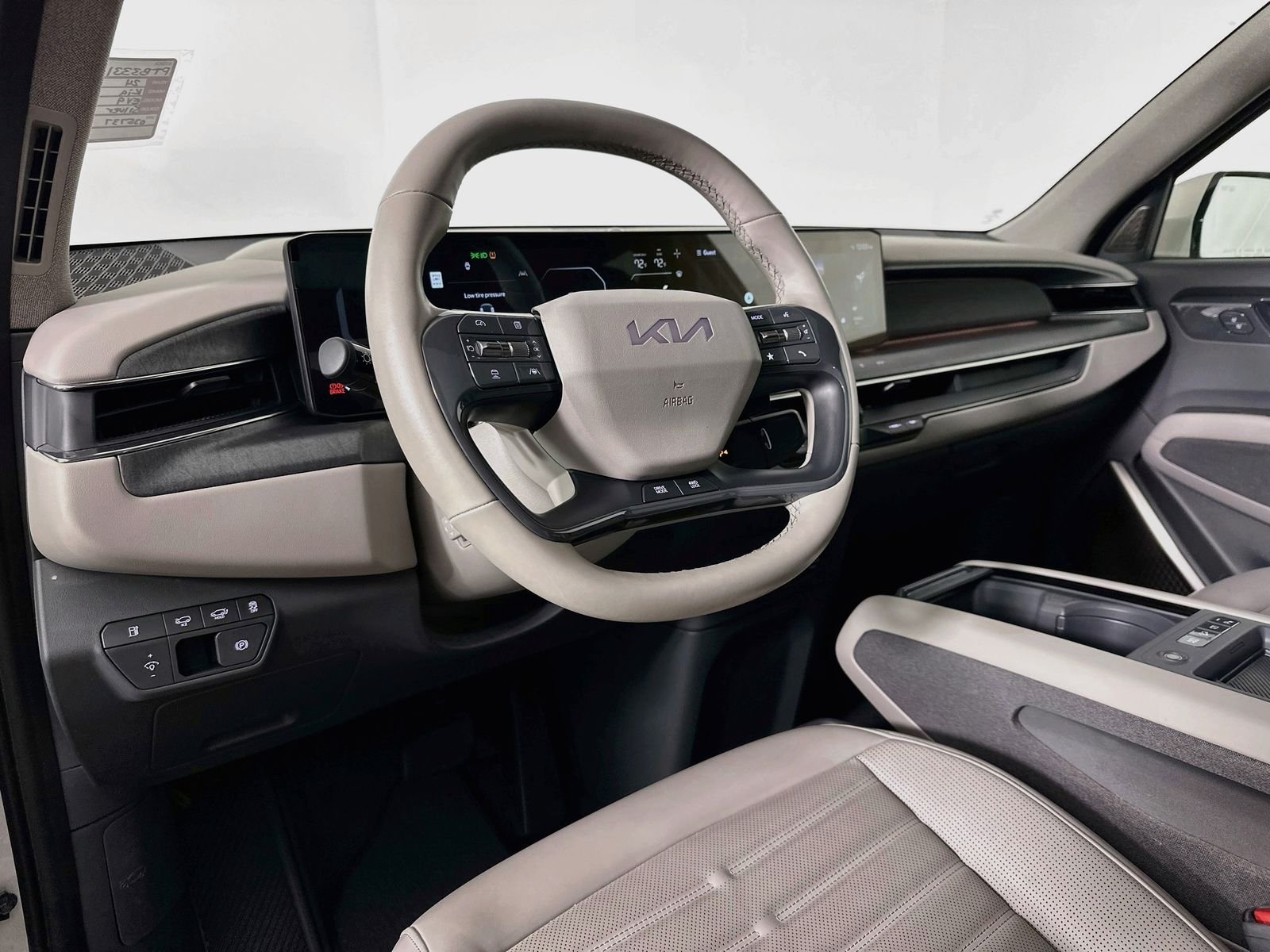 Used 2024 Ivory Silver Kia Land image 9